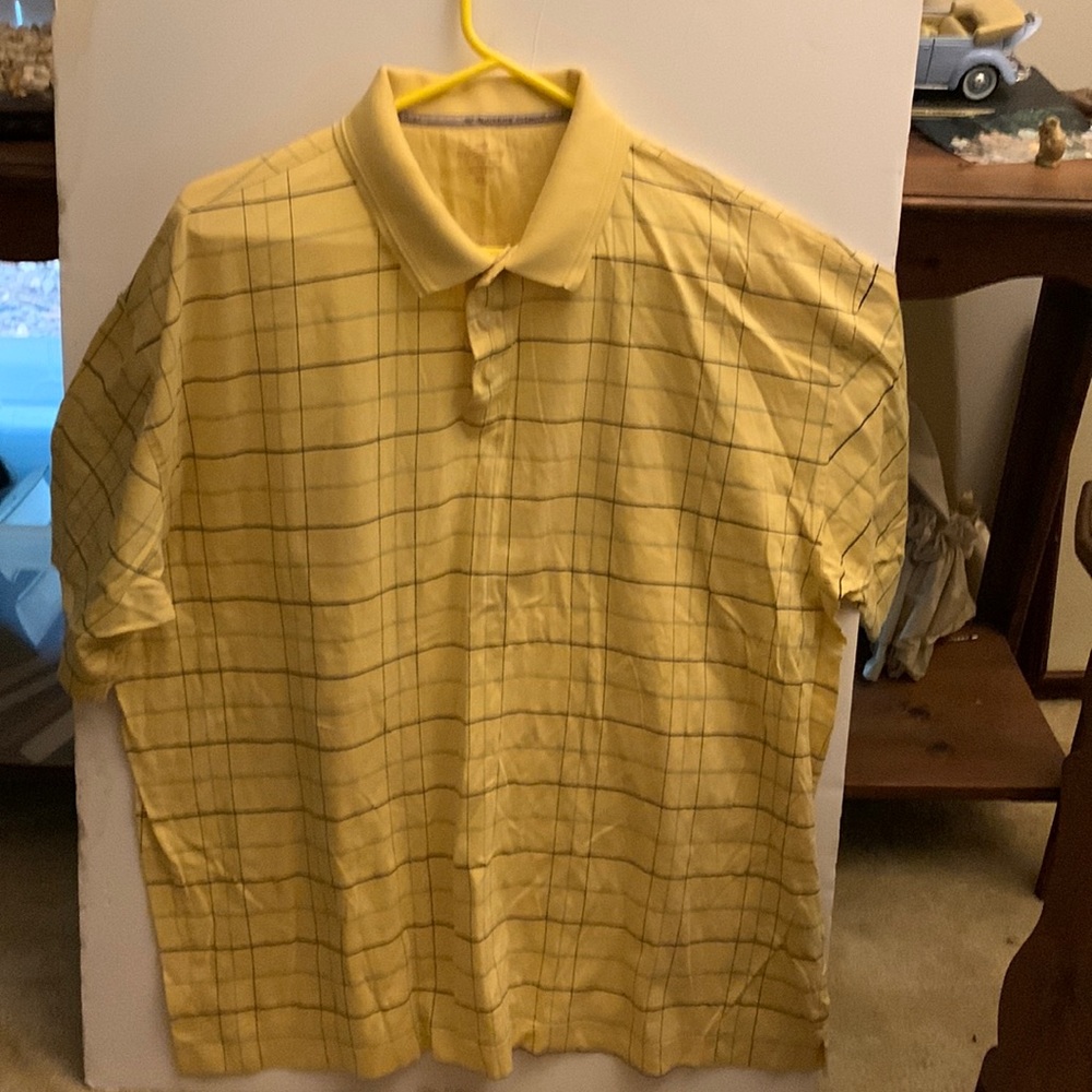 Dockers Premium Golf polo shirt in plaid yellow.  Size XL